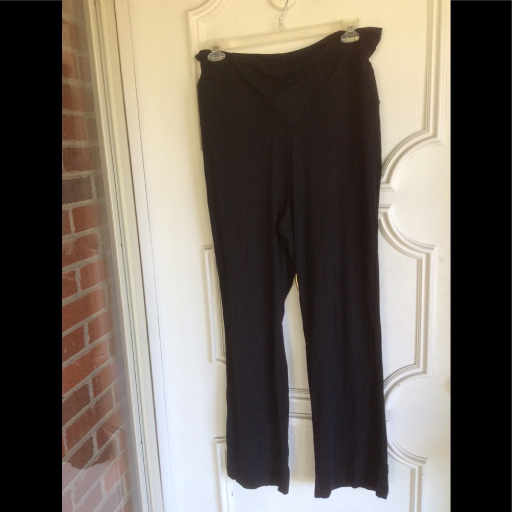 Liz Lange Maternity yoga pants Size L